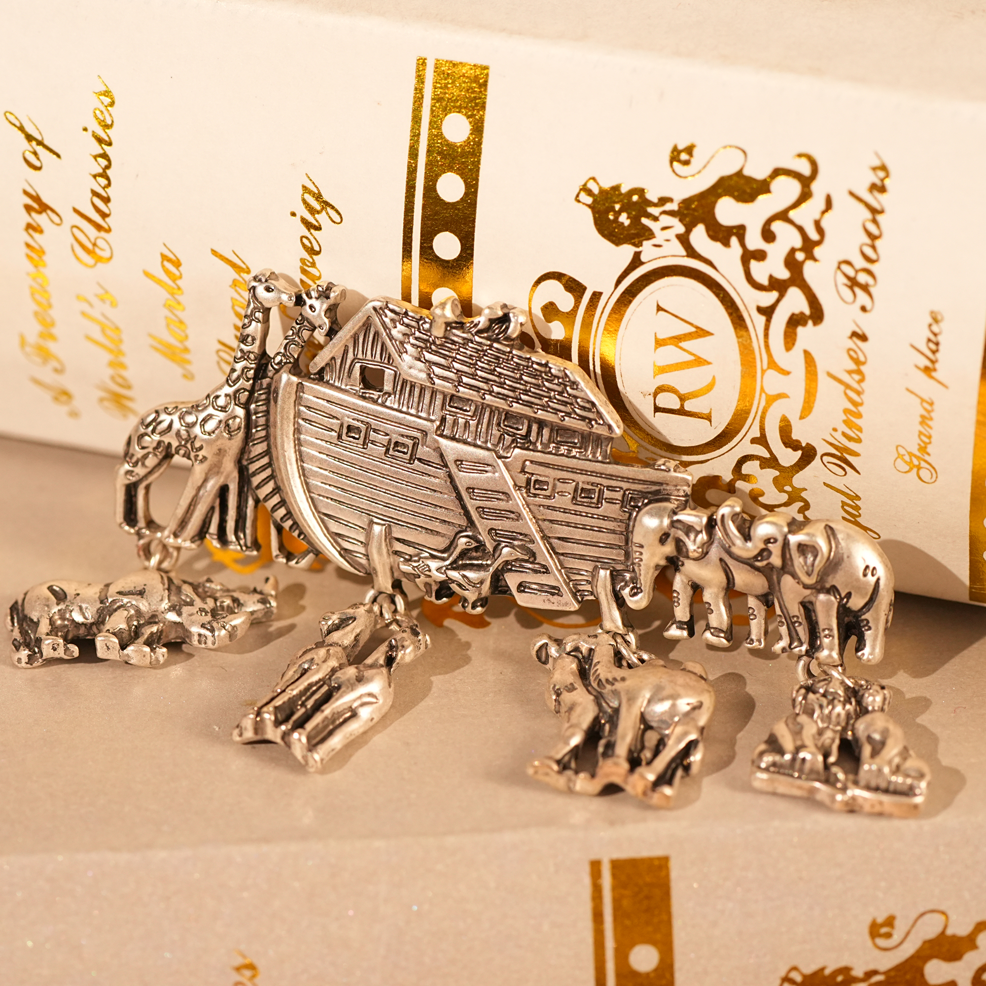 Symbol of Good Luck Elephant P - Vintage Collectible Pins ulasan dan harga